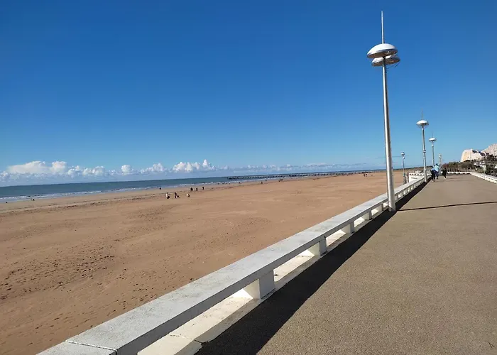 아파트 En Front De Avec Garage, Wifi Et Grand Balcon - - Fr-1-652-31